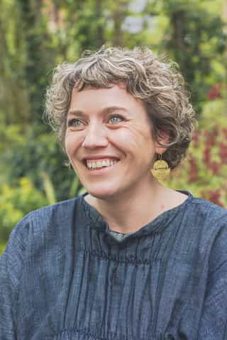 Headshot photo of Sophie Parker-Loftus